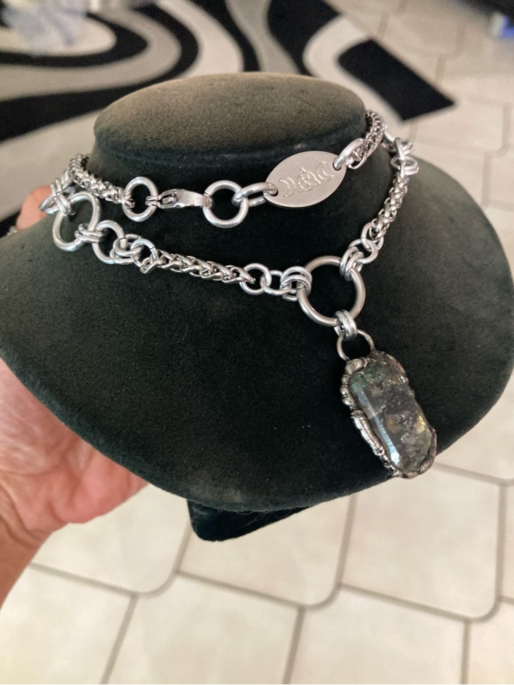 Smoky black herkimer diamond crystal on handmade maille stainless steel chain - Picture 13 of 15